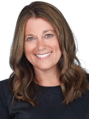 Amanda, Office Manager at Woodbury Dental Care.