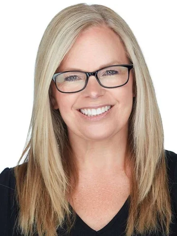 Denise, Dental Assistant at Woodbury Dental Care.