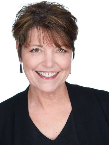 Julie, Financial Coordinator at Woodbury Dental Care.