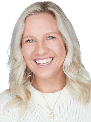 Kayla, Hygienist at Woodbury Dental Care.