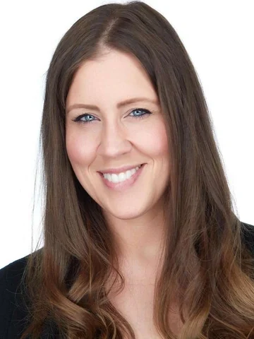 Laura, Hygienist at Woodbury Dental Care.