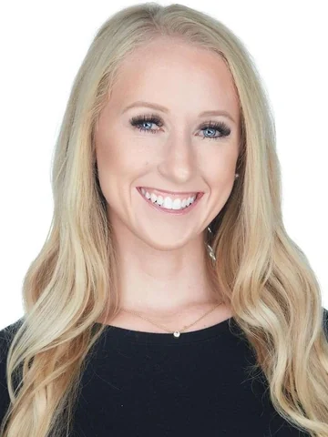 Nichole, Hygienist at Woodbury Dental Care.