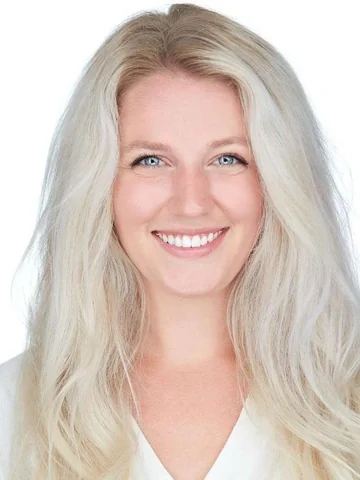 Paige, Hygienist at Woodbury Dental Care.